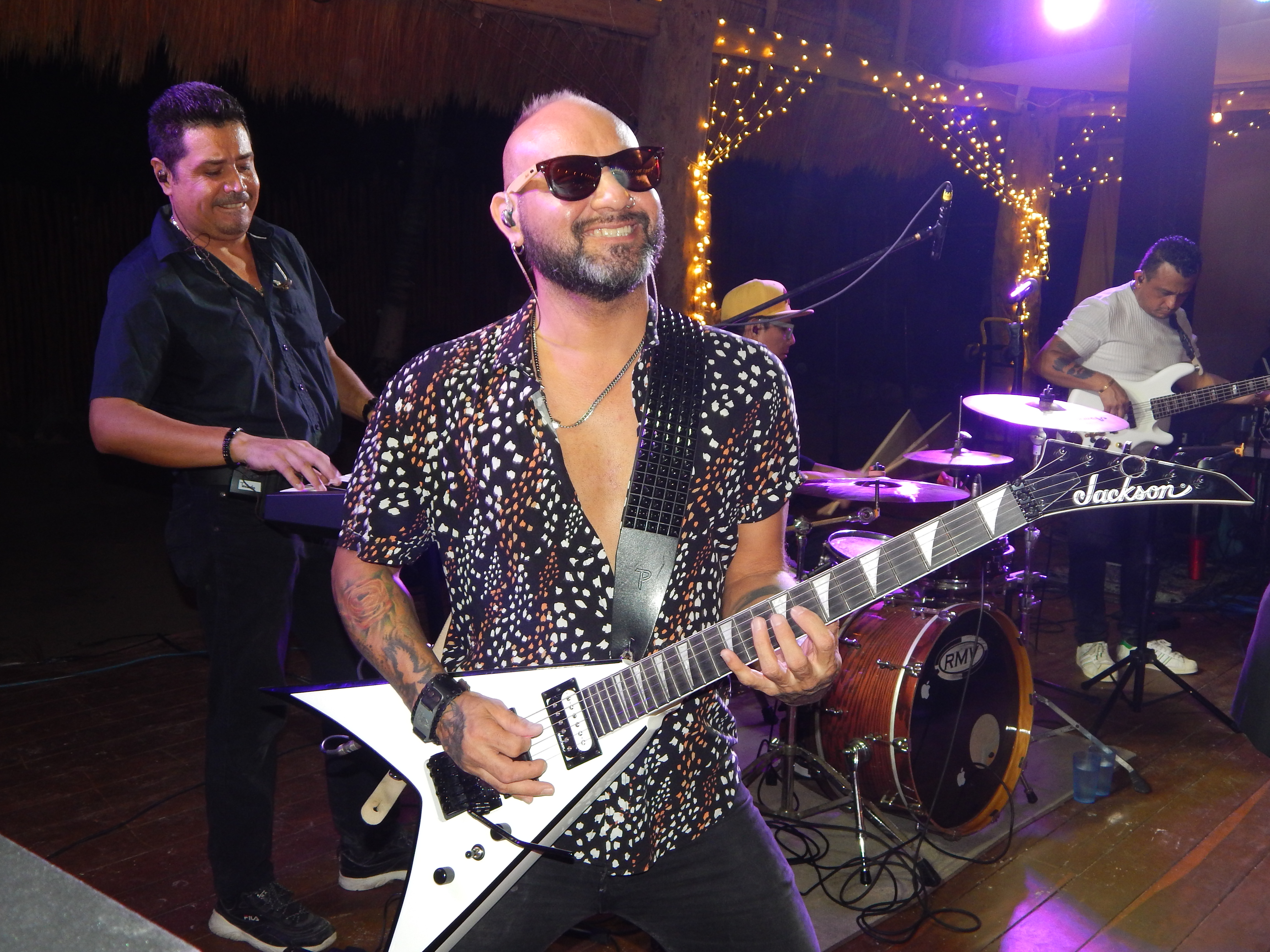Grupos musicales para cenas de fin de año en Cancun — Cenas Fin de Año Blue Venado